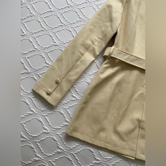Kittenish - NWT! Cream Faux Leather Belted Trench Coat - Picture 12 of 15